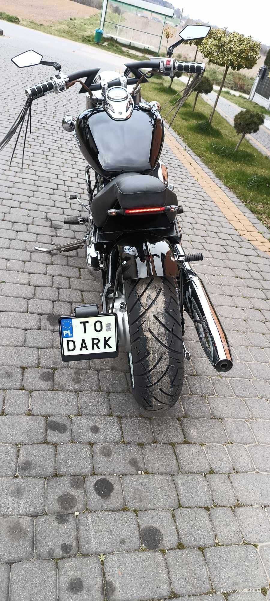 DRAG STAR 650 Bobber custom robi wrażenie