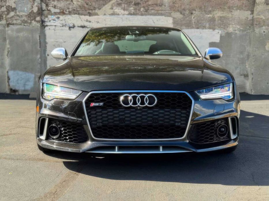 Audi RS 7      2016