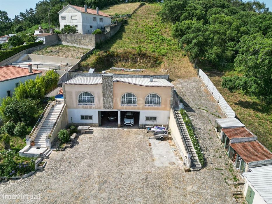 Moradia com 4.753m2 de terreno