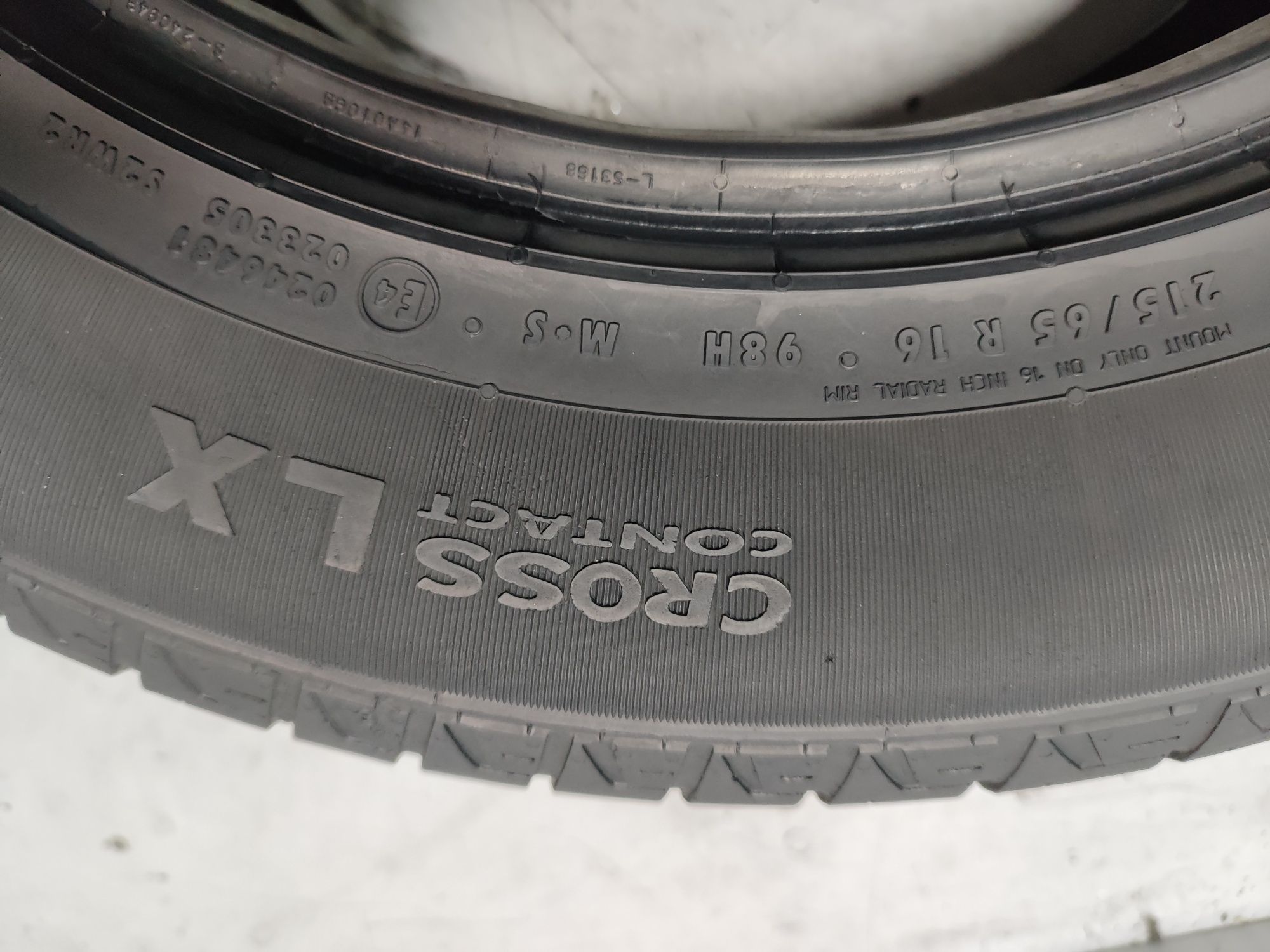 2 pneus semi novos continental 215/65R16 98H Oferta dos portes