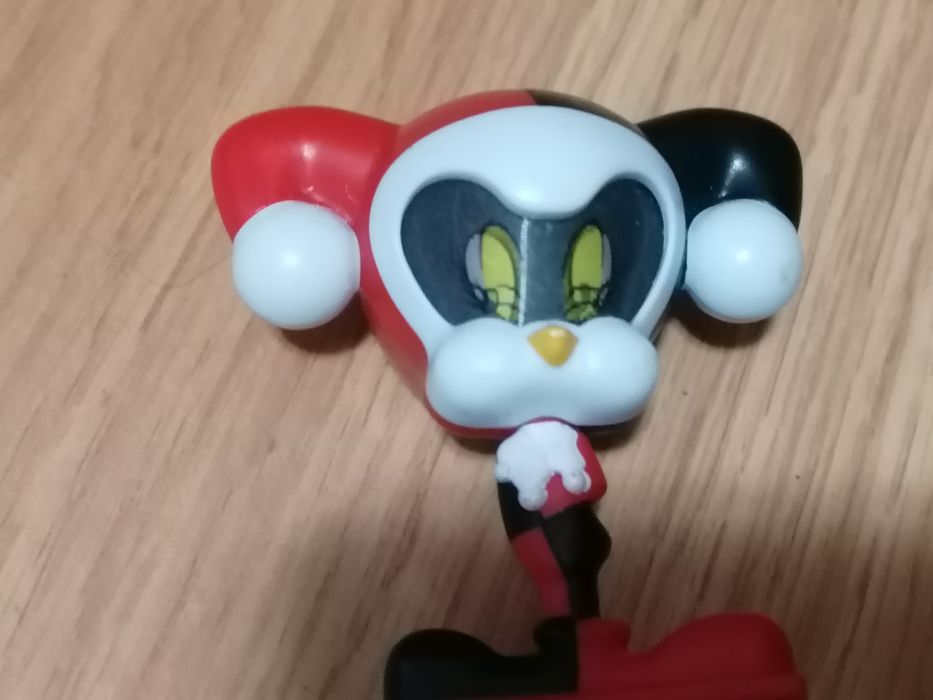 2 Figures: Tweety/Harley Quinn + Sonic!64552114748802121