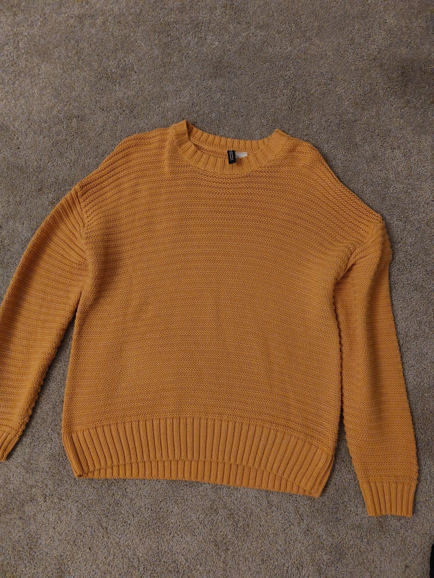 H&M camisola cor mostrada