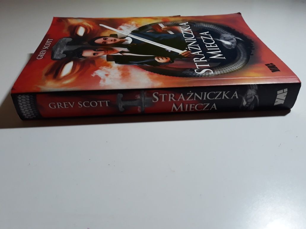 Strażniczka Miecza Grev Scott książka młodzieżowa