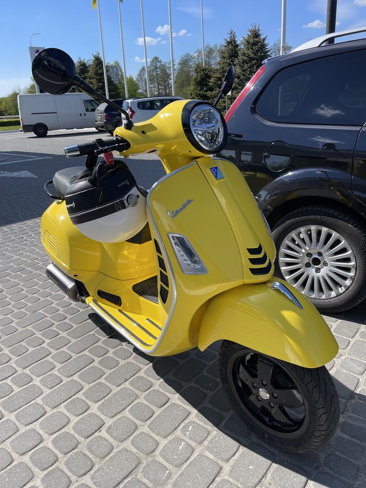 Решітка радіатора до Vespa GTS Super HPE 125/​300