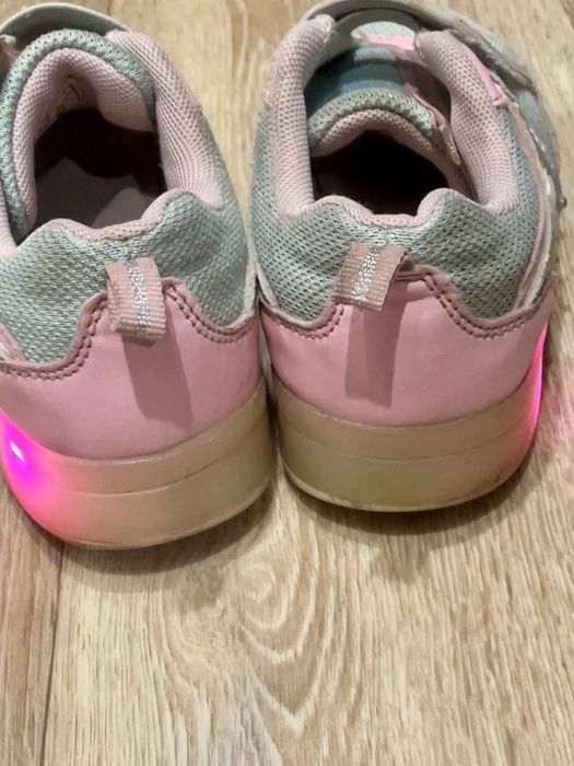 Кросівки для дівчинки з лампочками 17,5 / кроссовки со светом
