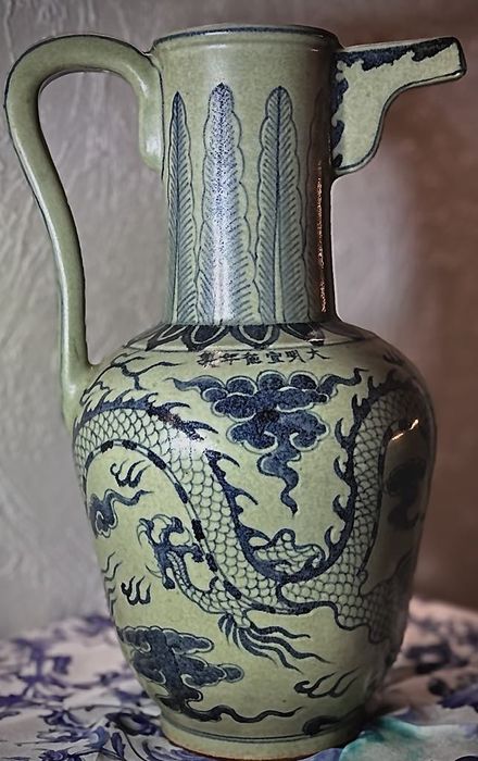 Antyczny dzban chiński porcelana