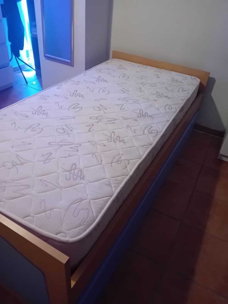 cama de gavetão + secretária