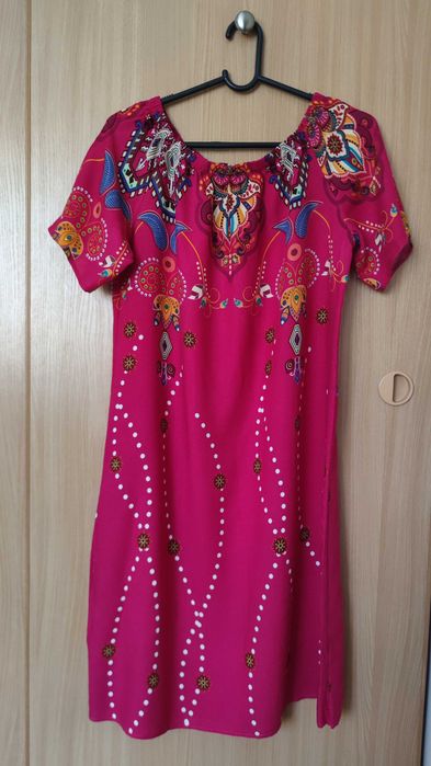 Malinowa sukienka r. 46