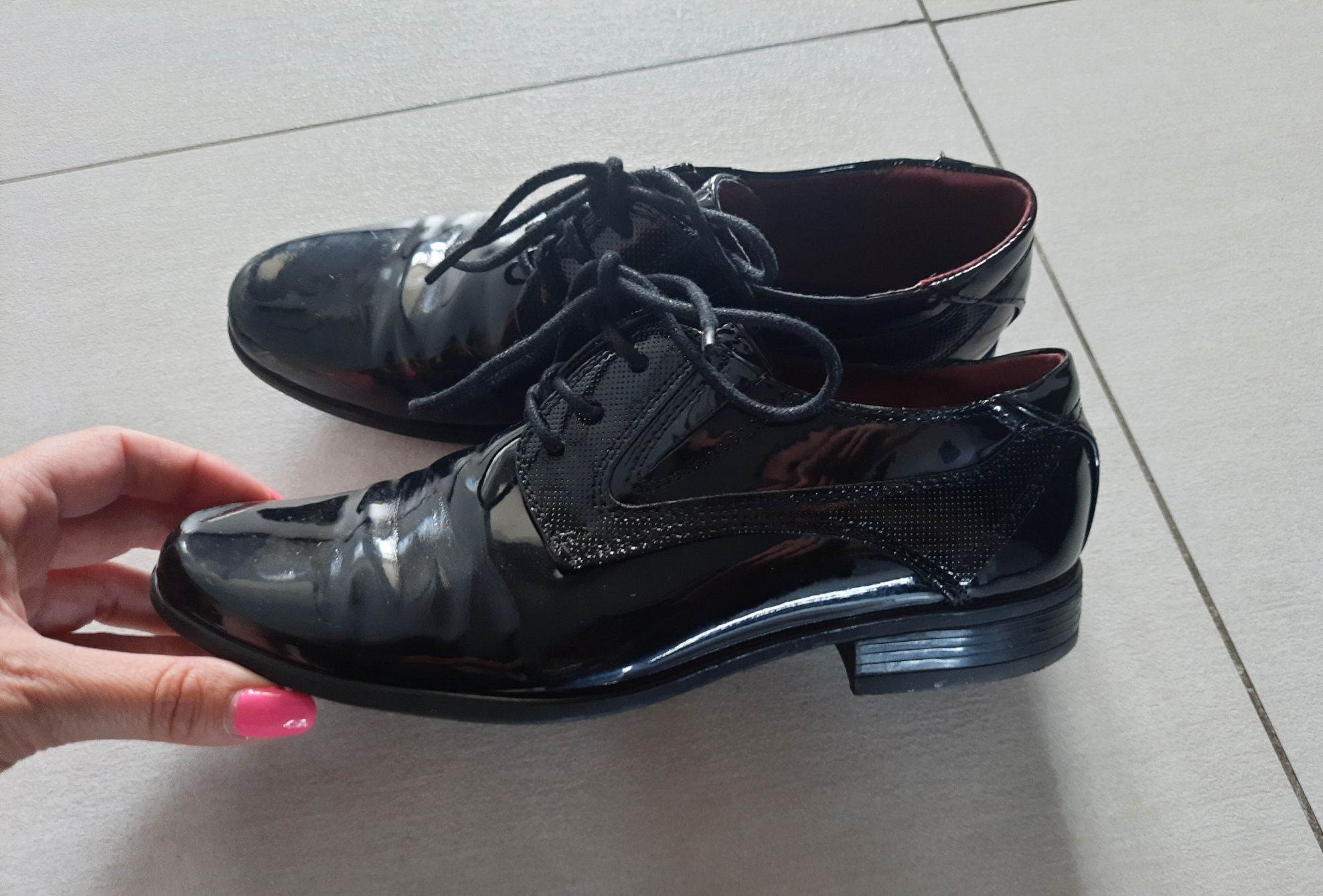 Buty eleganckie lakierki chłopięce r.36