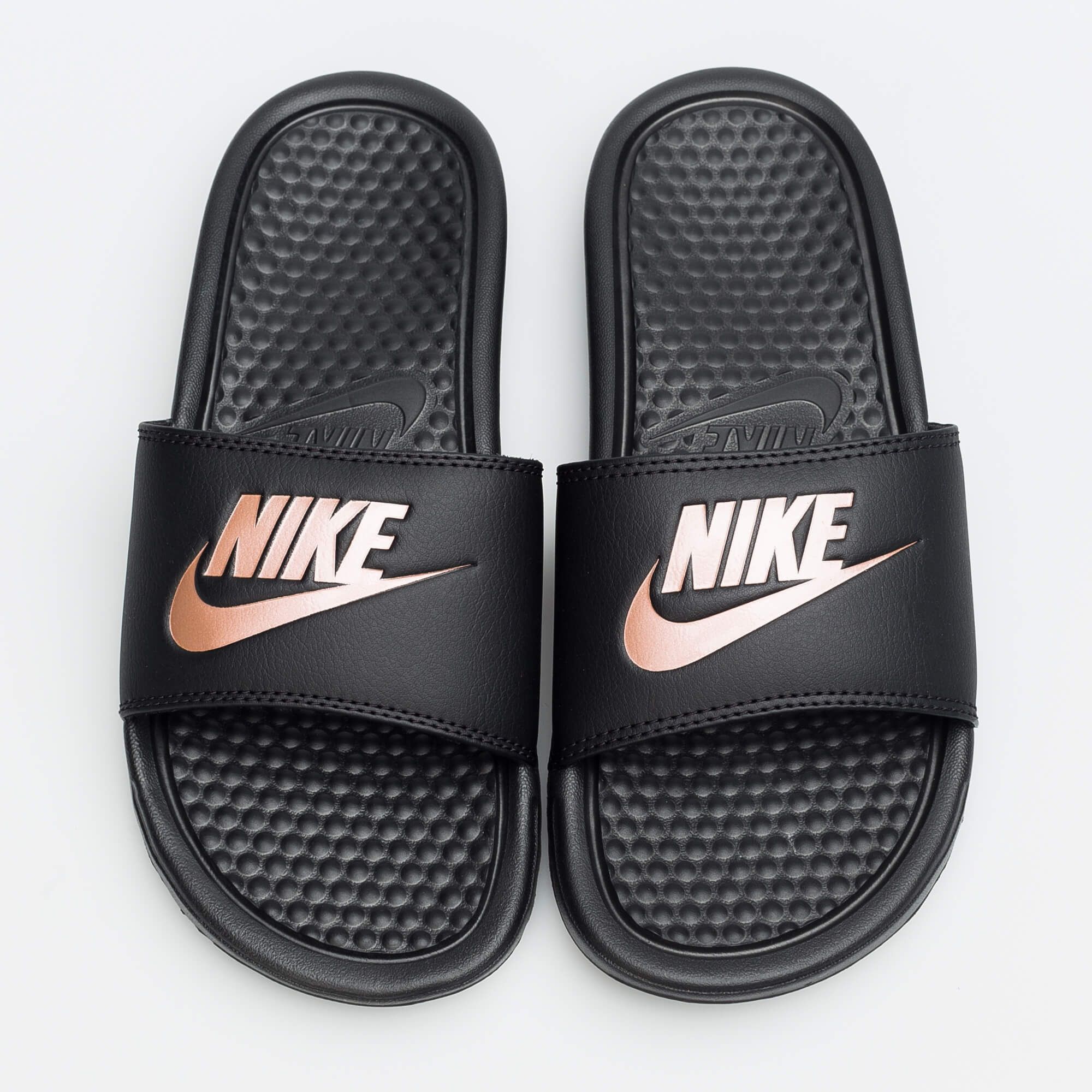 Шльопанці Nike Benassi оригінал розмір 38