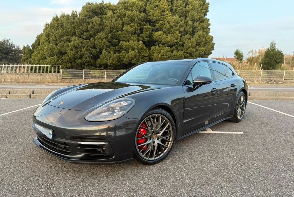 Porsche Panamera Sport Turismo 4 E-Hybrid