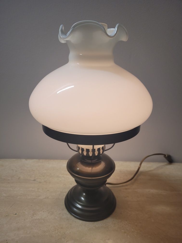Piękna lampka nocna retro
