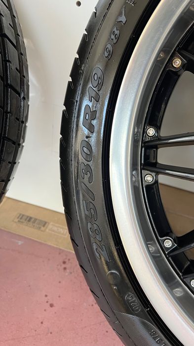 Jantes 19 com pneus P-ZERO