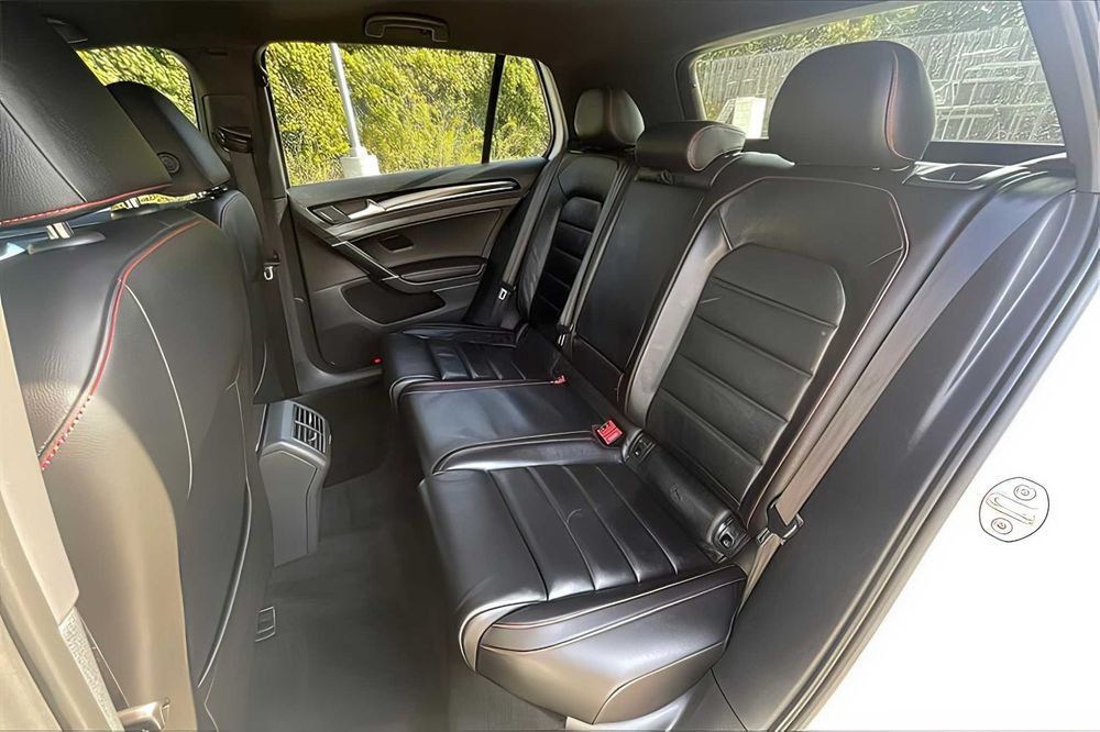 Volkswagen Golf      2017