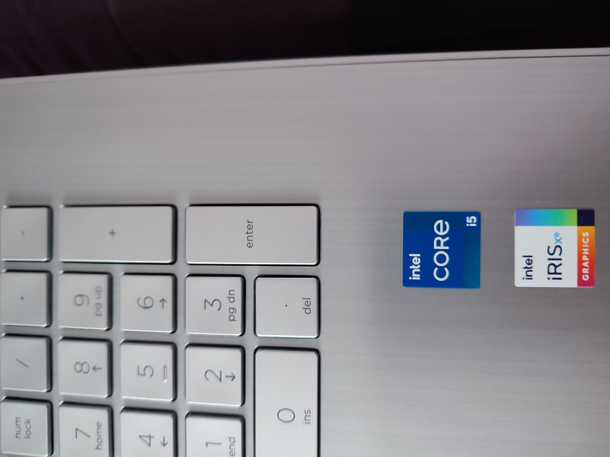 Новий ноутбук HP 17.3" Full HD Intel Core i5-1135G7 для дому і бізнесу