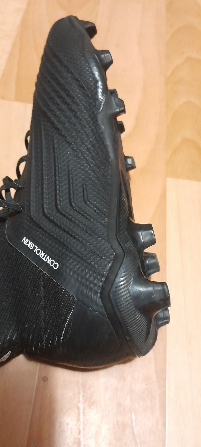 Бутсы adidas predator