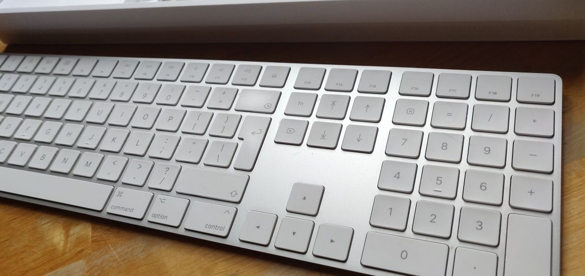 Magic keyboard z klawiatura numeryczna