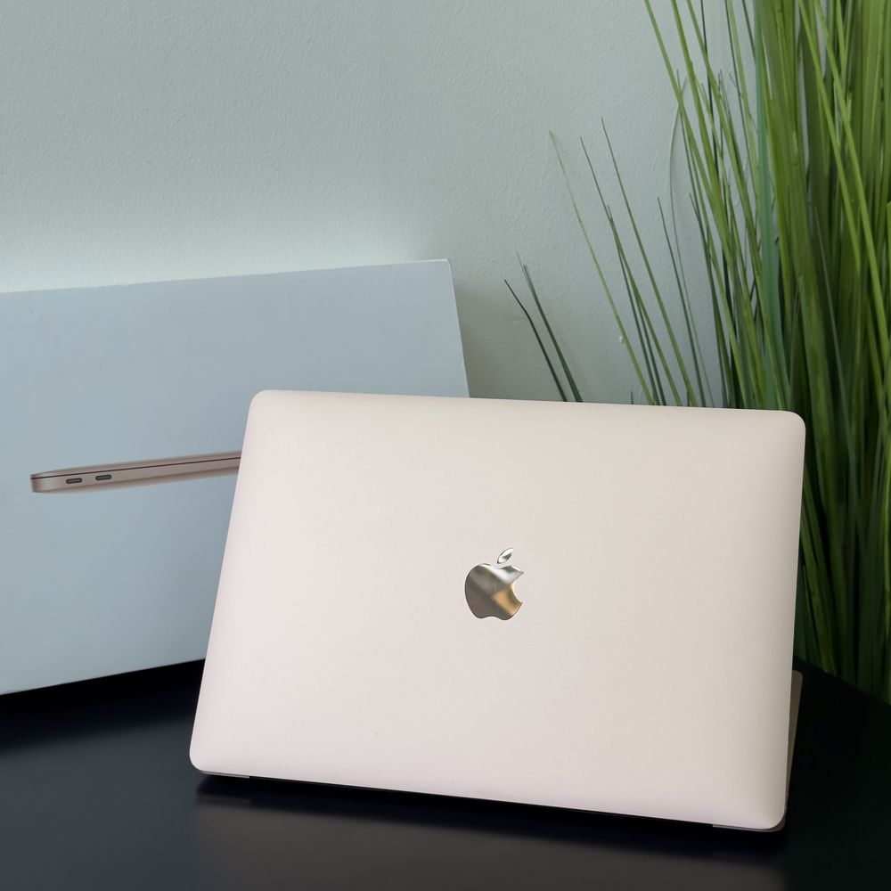 MacBook Air 2020	Gold	M1	8/512	$750\№1491