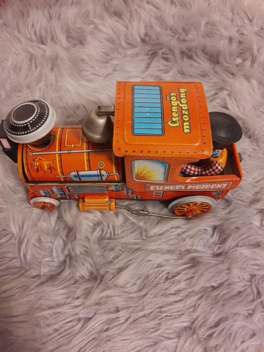 Lokomotywa blaszana PRL-Csengos Mozdony