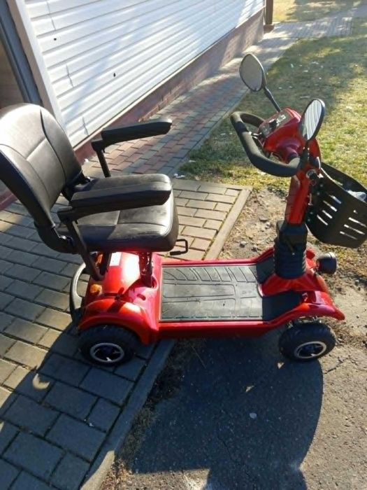 Skuter inwalidzki akumulatorowy nie używany.
