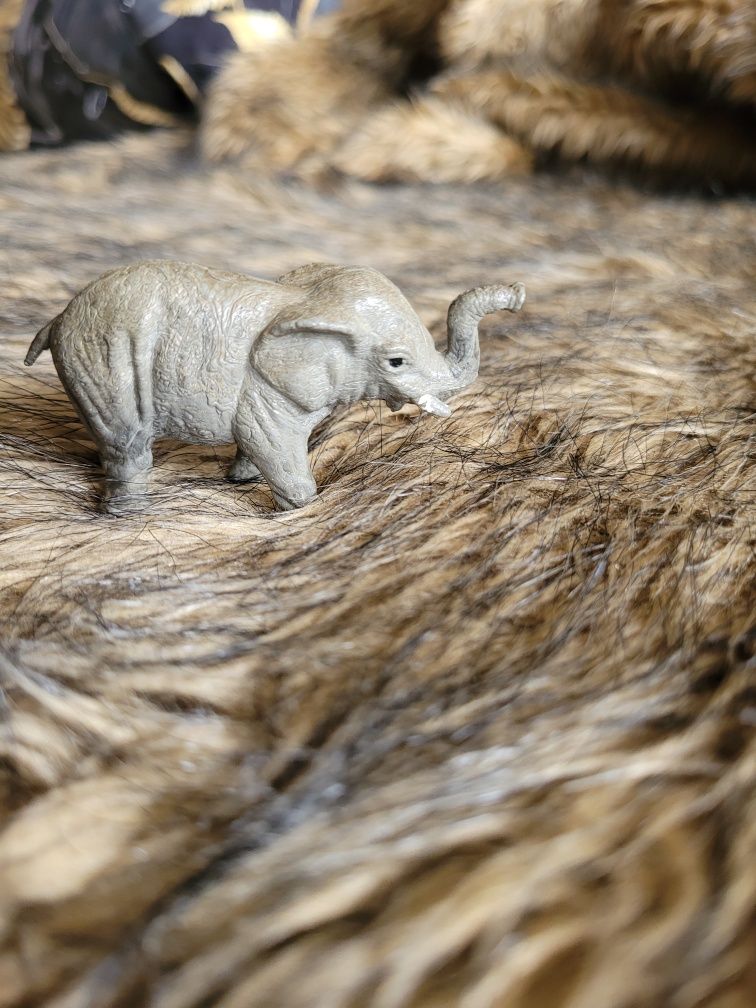Świetna Figurka Słoń Zoo