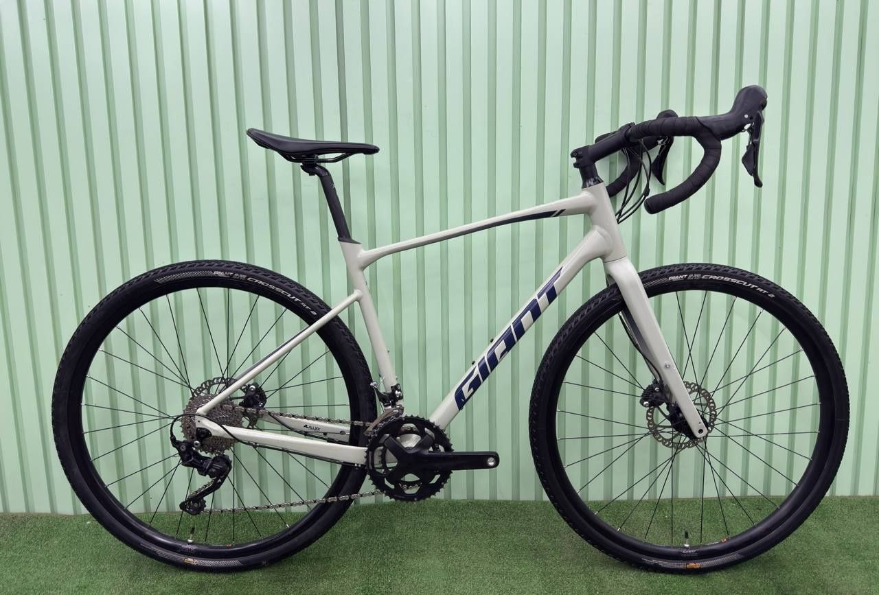 Гравійний велосипед L 28 shimano GRX Giant Revolt 1 2021рік