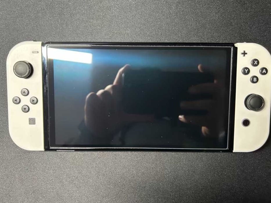 Nintendo Switch OLED biały + 3 gry + akcesoria, stan idealny!