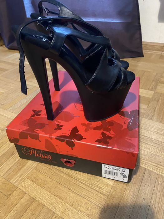 Стріпи  2 Pleaser