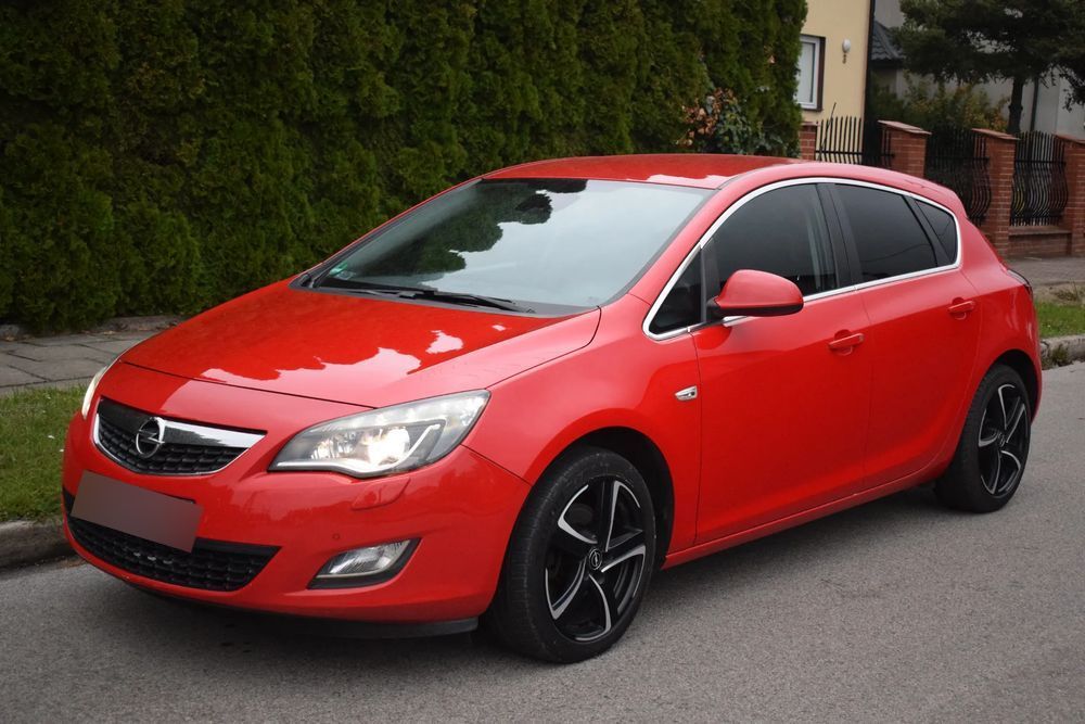 Opel Astra Bardzo ładna i atrakcyjna Astra z gazem. Automatyczna skrzynia biegów.