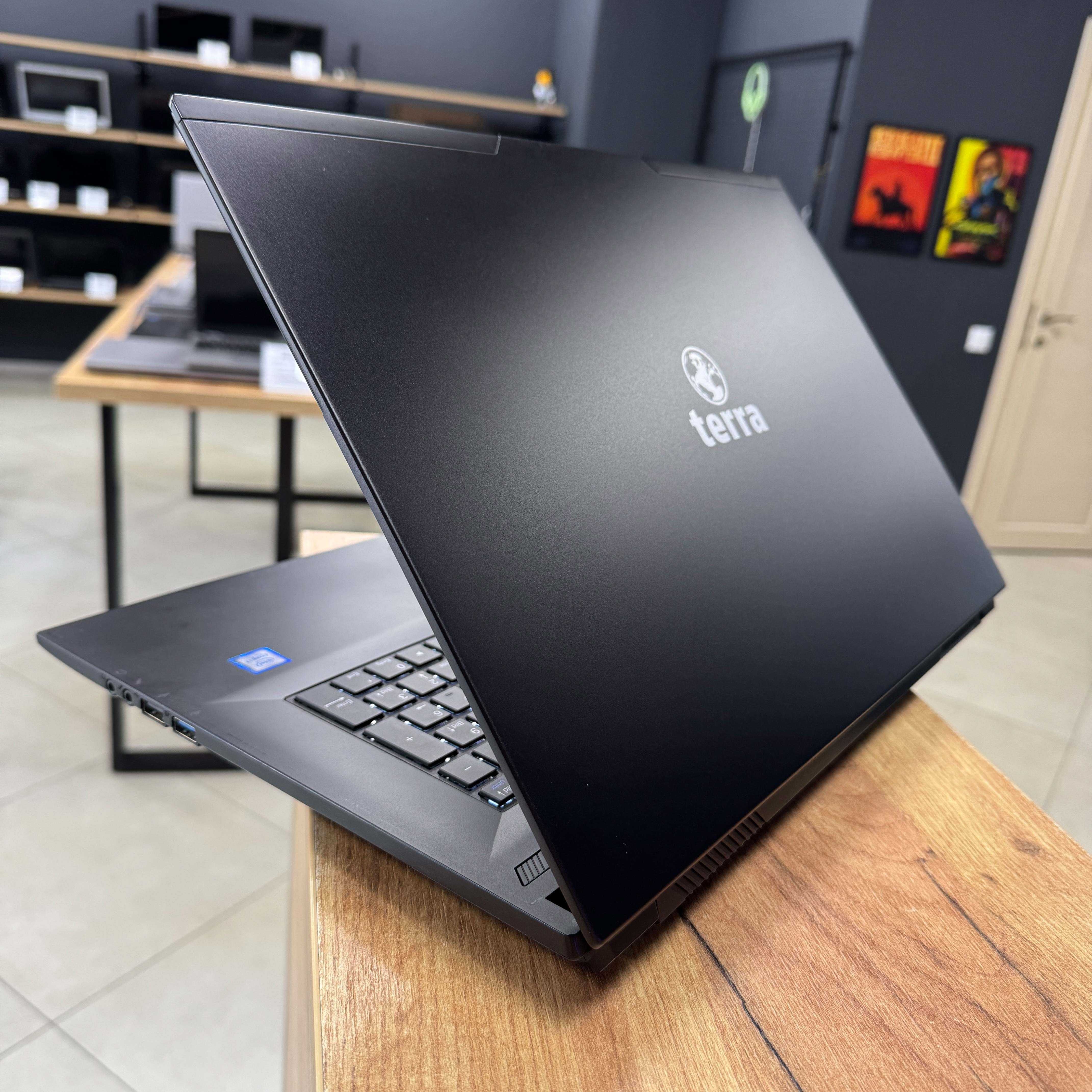 Ігровий Terra Mobile [17.3", IPS] - i7 7700HQ/GTX 1050 Ti 4 GB/16 GB