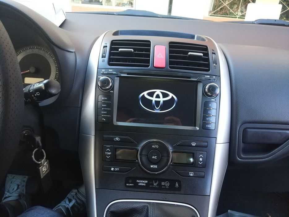 Rádio Gps Toyota Auris Yaris Avensis Corolla Hilux LandCruiser Android