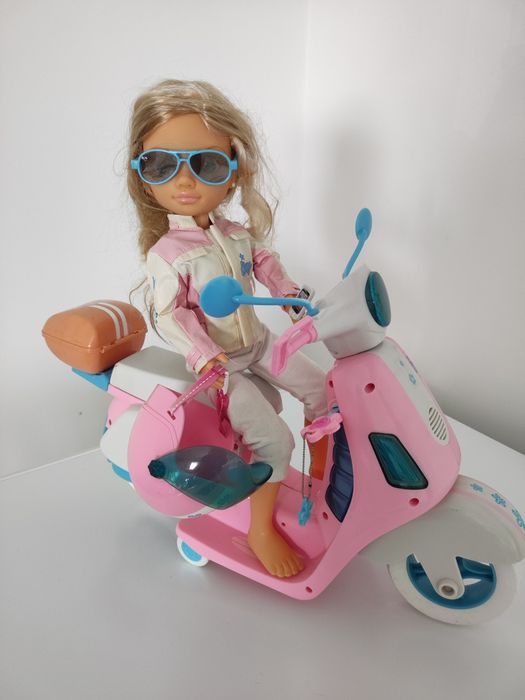 Nancy e a sua scooter