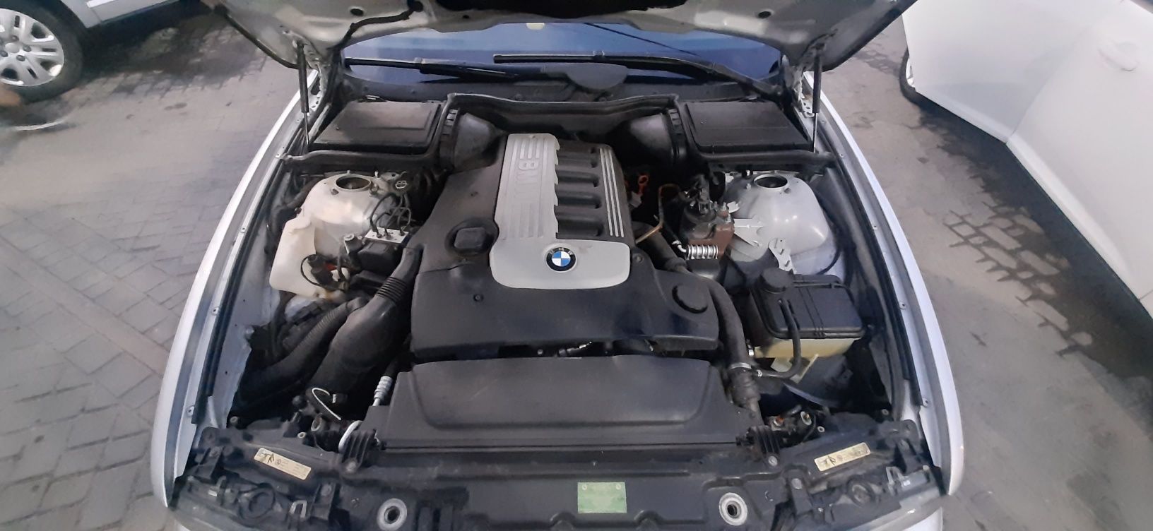 Продам BMW e39 , по кузову есть нюанси, все подробности по телефону 09