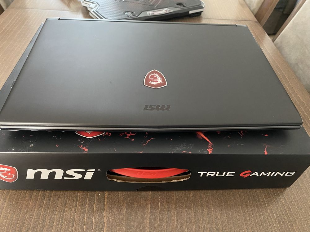 Laptom MSI GV62 7RC