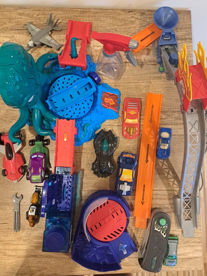 HOT WHEELS - Super Zestaw Torów, Auta i Pudełko Kolekcjonerskie
