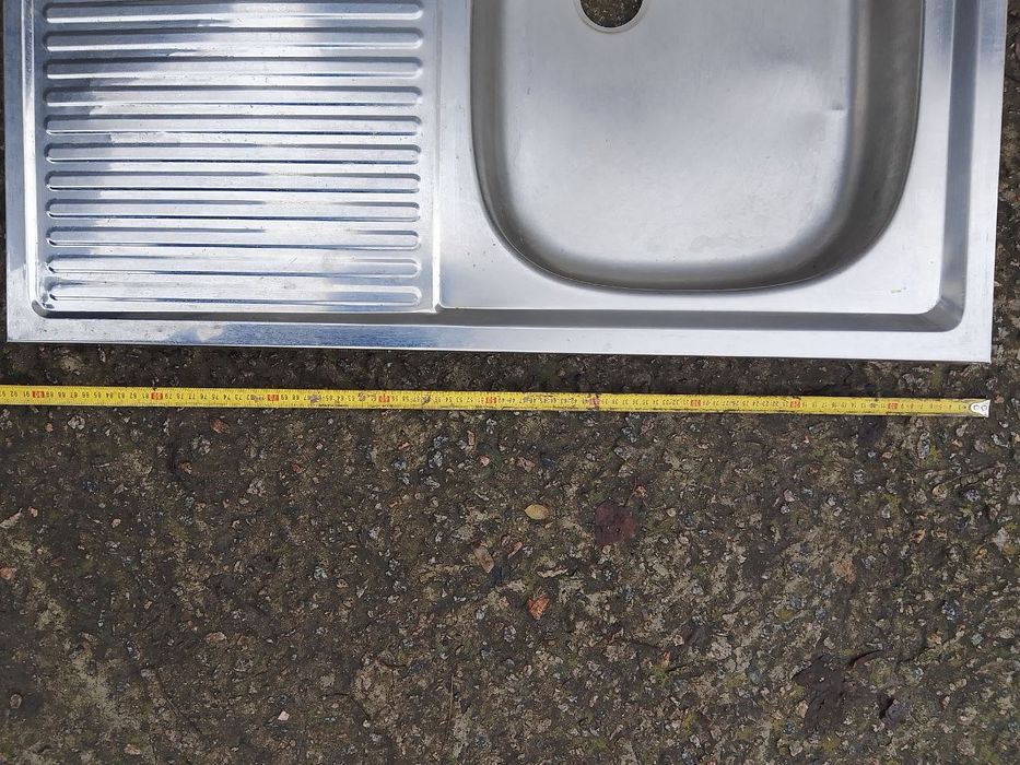 Мойка накладная.