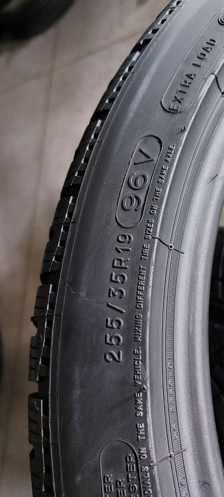 255/35/19 R19 Michelin Pilot Alpin PA4 4шт нові зима