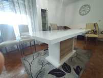 Mesa de sala branco brilhante com 6 cadeiras como nova