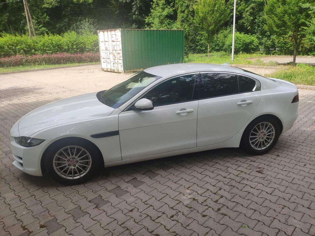 Jaguar xe 2.0 d Prestiż