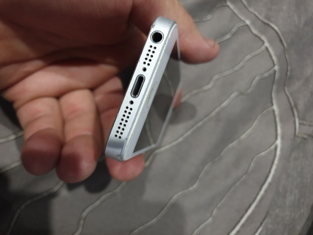 Айфон 5 заблокированный запчасти дисплей аккамулятор динамик микрофон