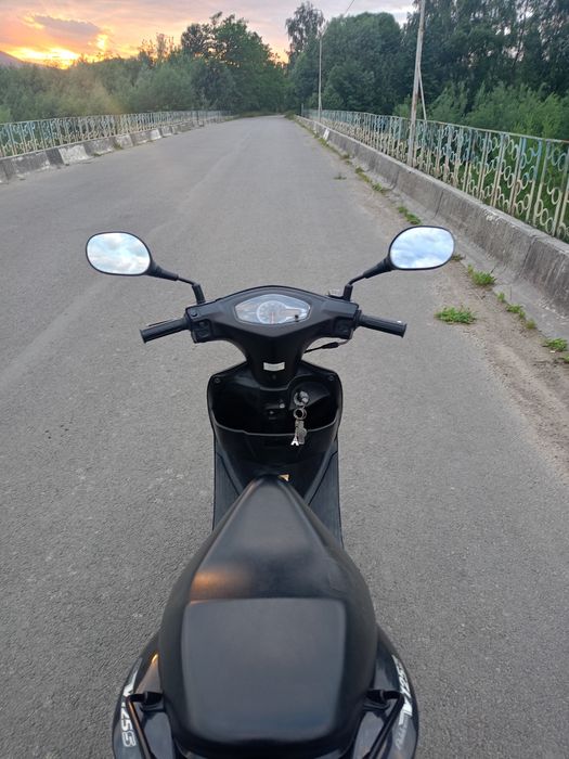 Продам скутер Suzuki Adres 125 кубів