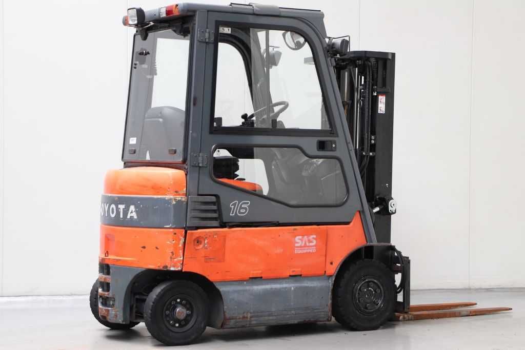 Empilhador eléctrico Toyota 7FBEF16 - 1.600 Kg (2535)