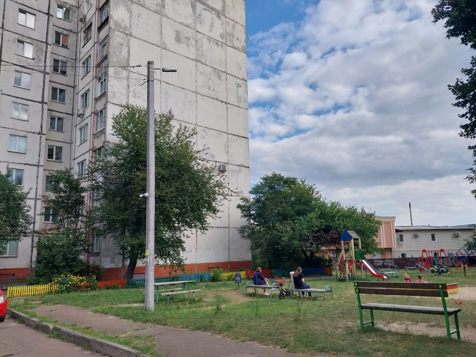 Продається 1 кімнатна. Пухова б 107. Терміновий продаж!
