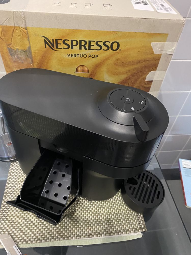 Máquina de café Nespresso Vertuo Pop