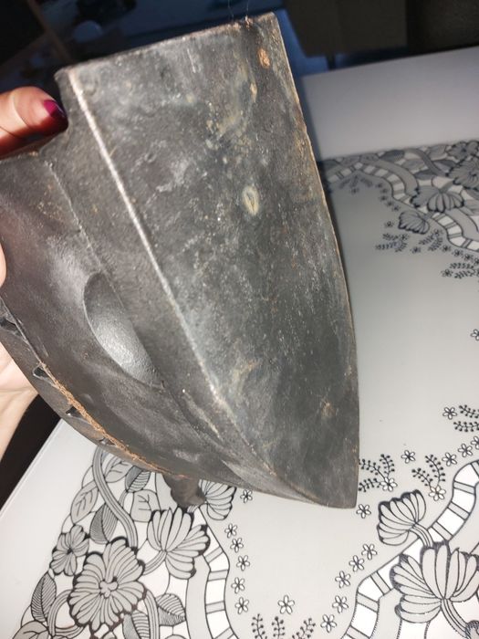 Stare żeliwne żelazko