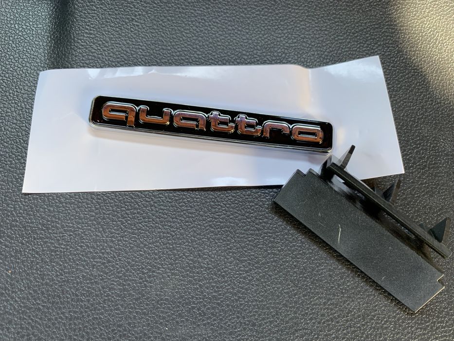 Емблема шильдик audi quattro