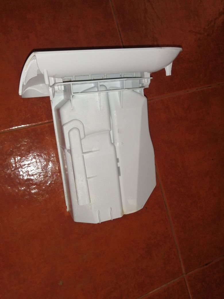 Gaveta detergente máquina de lavar roupa Indesit innex 7kg, bom estado