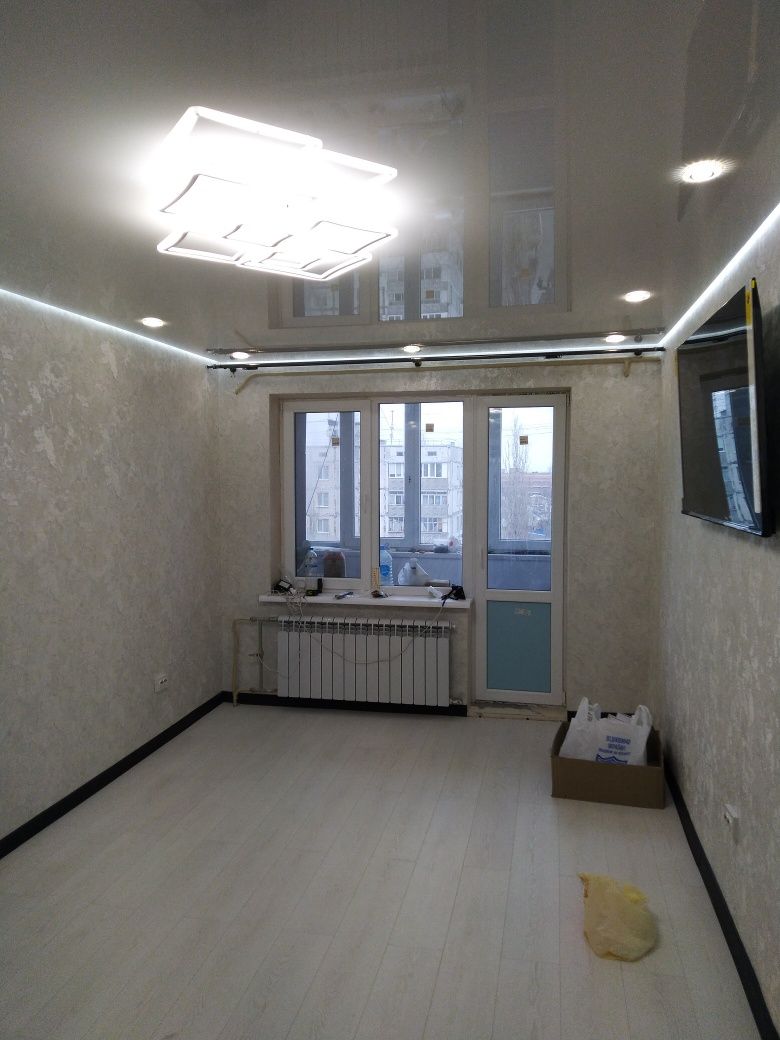 Укладка ламината, плинтус, разные мелочи.