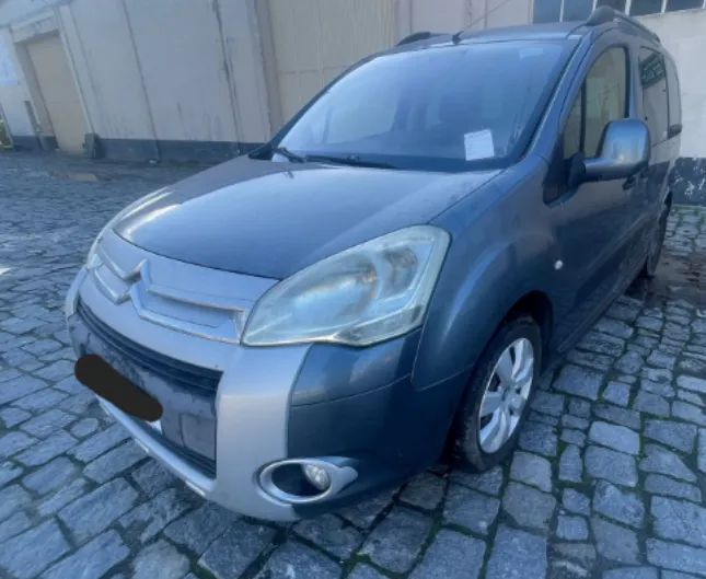 Porta Frente Esquerda Citroen Berlingo/Peugeot Partner 2013