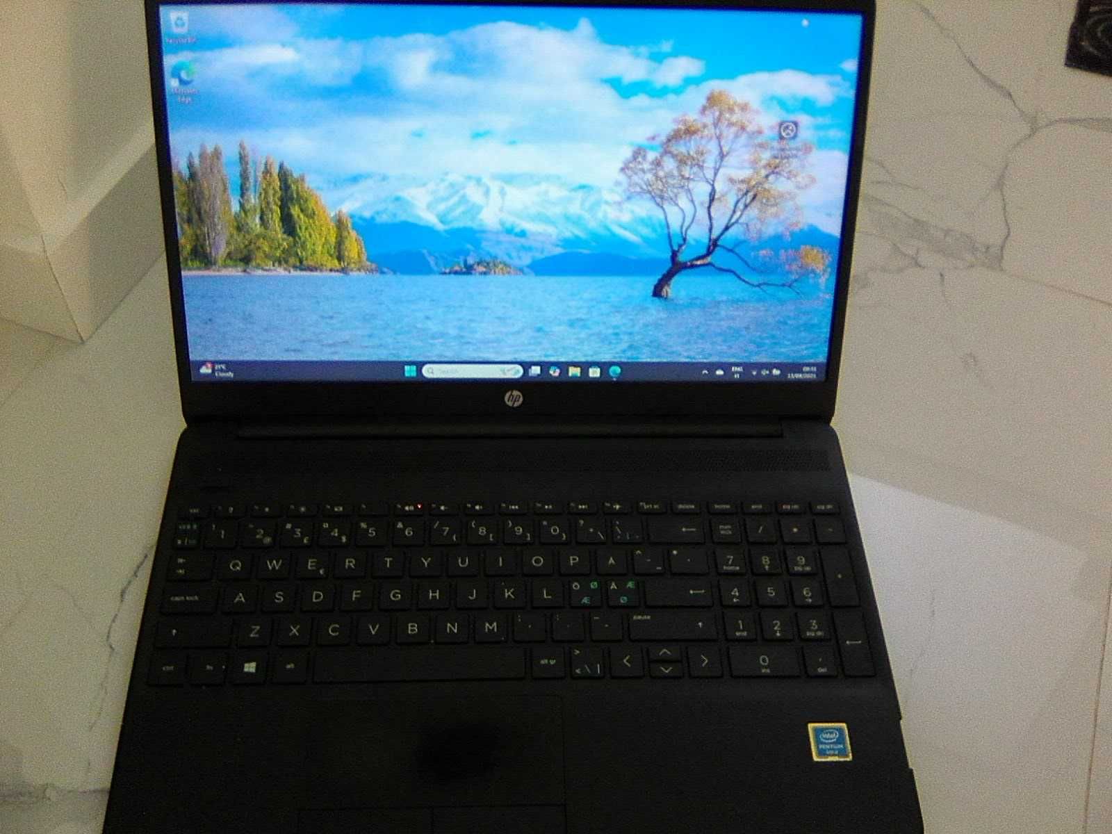 Portátil HP 15-dw1xxx,Intel Pentium Gold , Inclui Mala.
